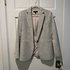 Ann Taylor classic blazer. Lightweight. Size 4. Barely worn!
